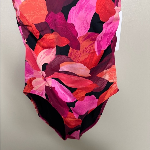 Athleta pink floral Maldives one piece swimsuit NWT Small - Picture 3 of 7
